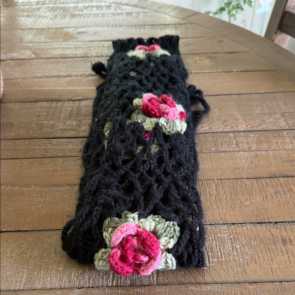 Black Crochet Floral Women's Scarf